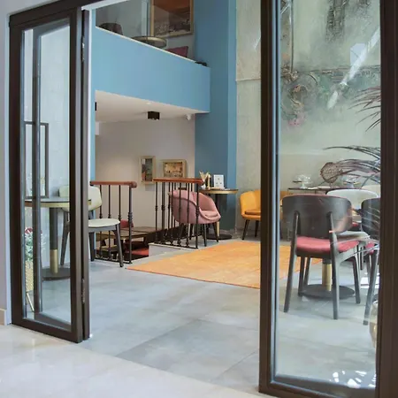 Smart And Simple Karakoy