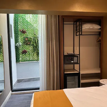 Smart And Simple Karakoy Hotel