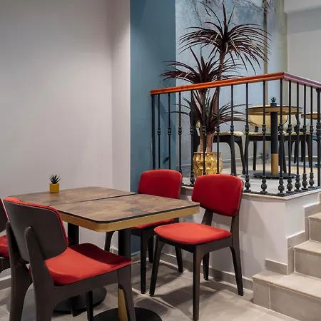 Smart And Simple Karakoy Hotel