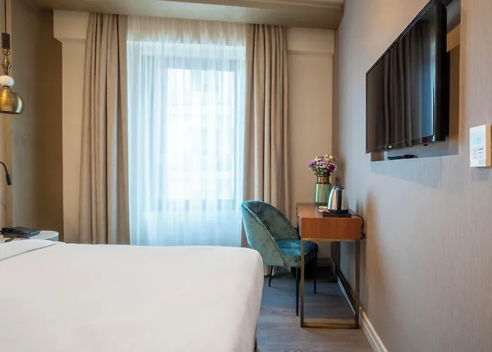 Smart And Simple Karakoy *