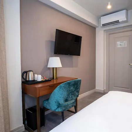 Smart And Simple Karakoy